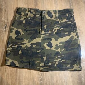 Green camo mini pencil skirt in size medium